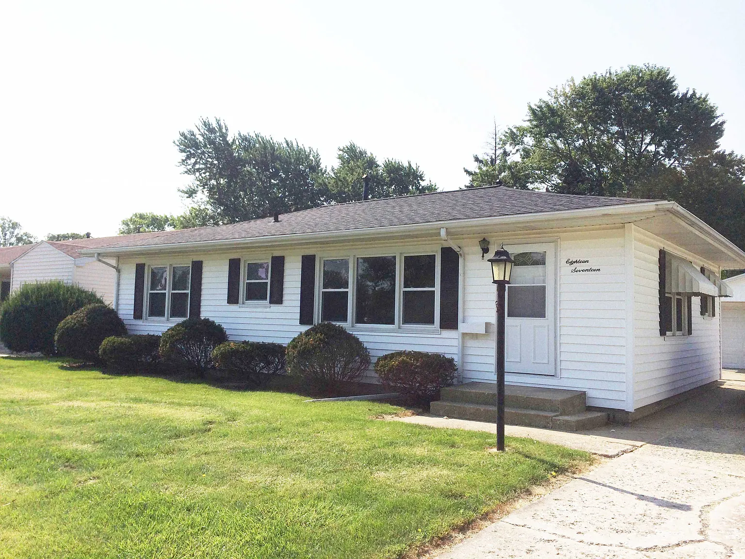 1817 E Lincoln St photo 1
