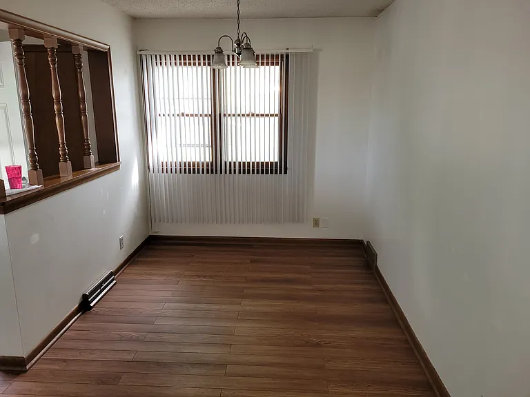 2139 N William Ave — Photo 3
