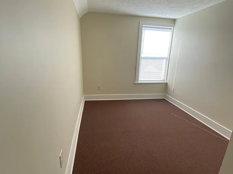 1574 Forrest Ave NE — Photo 25