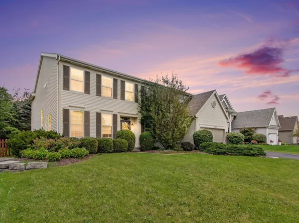 1530 S Lancaster Ln, Libertyville, IL 60048