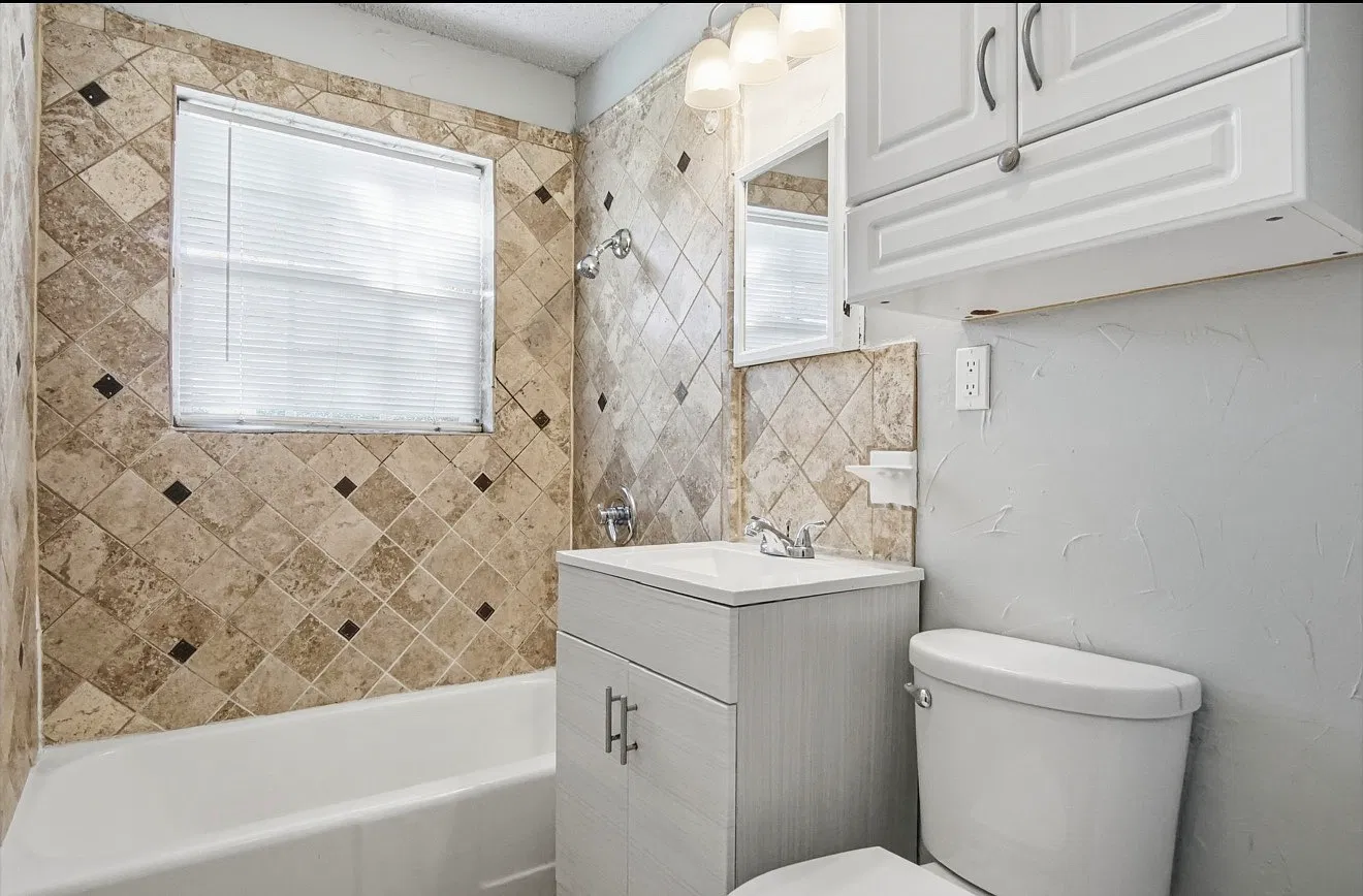 3 bed, 1164 sqft, $1,250 — Photo 2