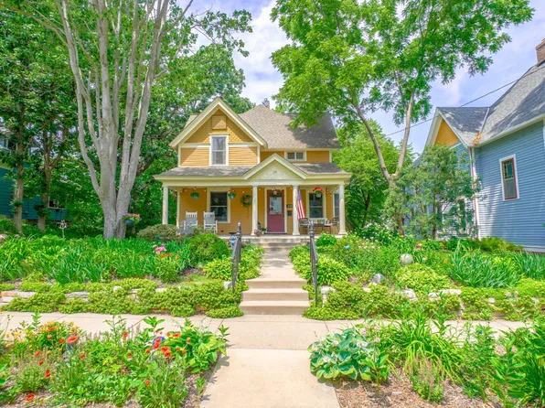 510 Olive St W, Stillwater, MN 55082