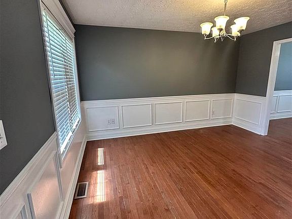 5th image of 139 Tuscany Ln