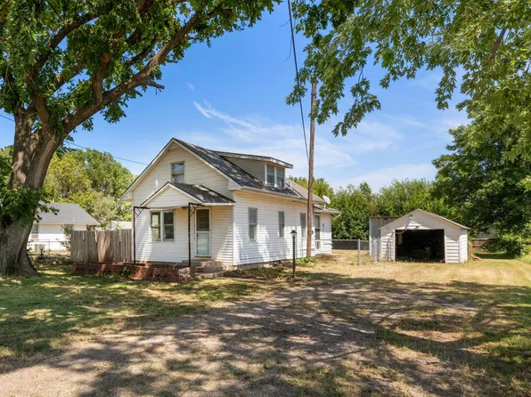 1304 S High St, El Dorado, KS 67042