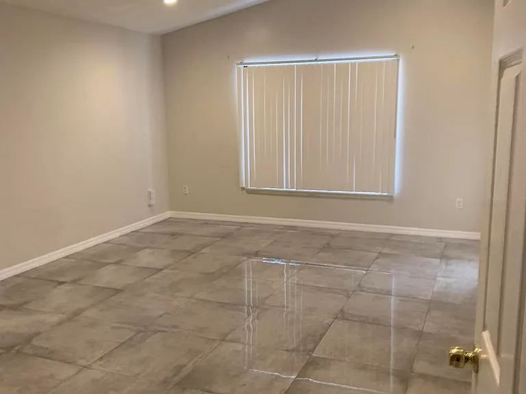 1737 SW Bradway Ln — Photo 5