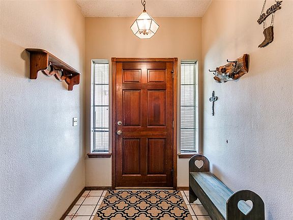 5th image of 10425 Fairfax Ln