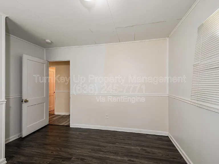 110 Paul Ave — Photo 9