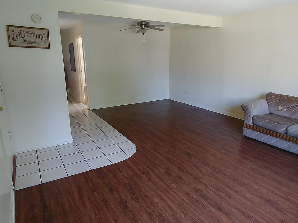 Spacious living area with dining area
