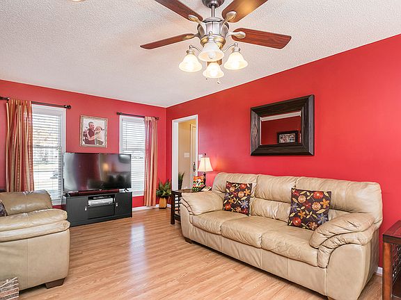5th image of 512 Wildwood Ln