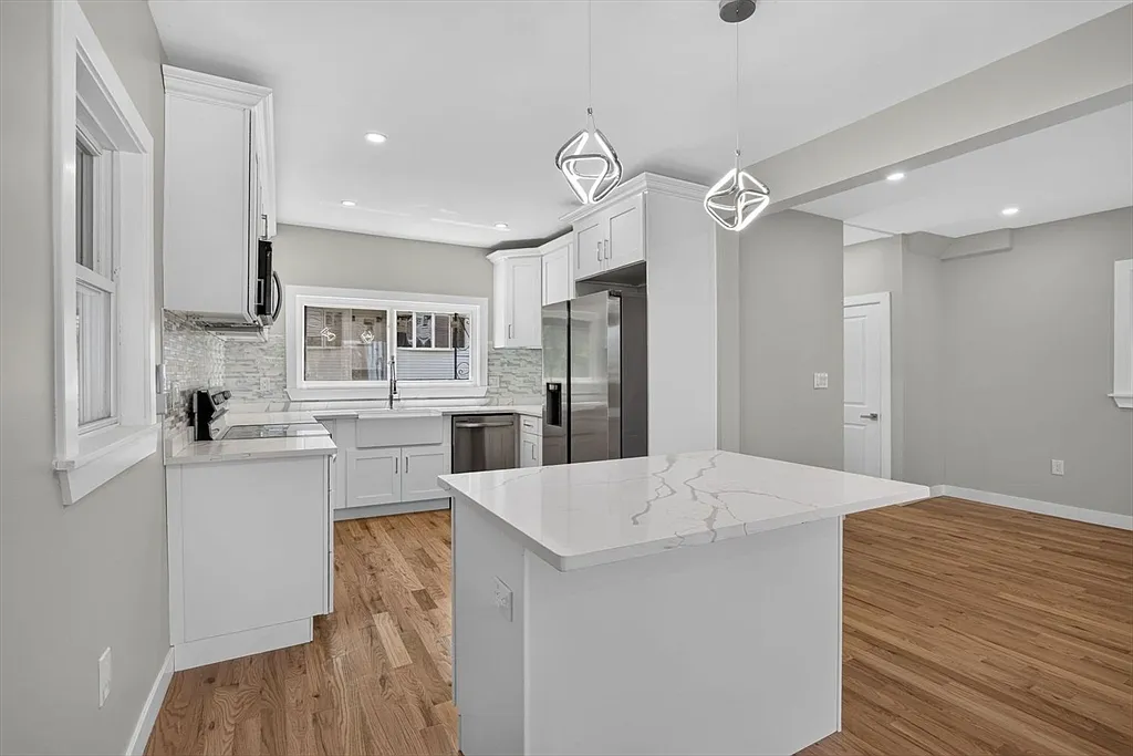 3 bed, 1518 sqft, $4,000 — Photo 2