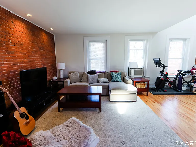 182 Chestnut St #2 — Photo 6