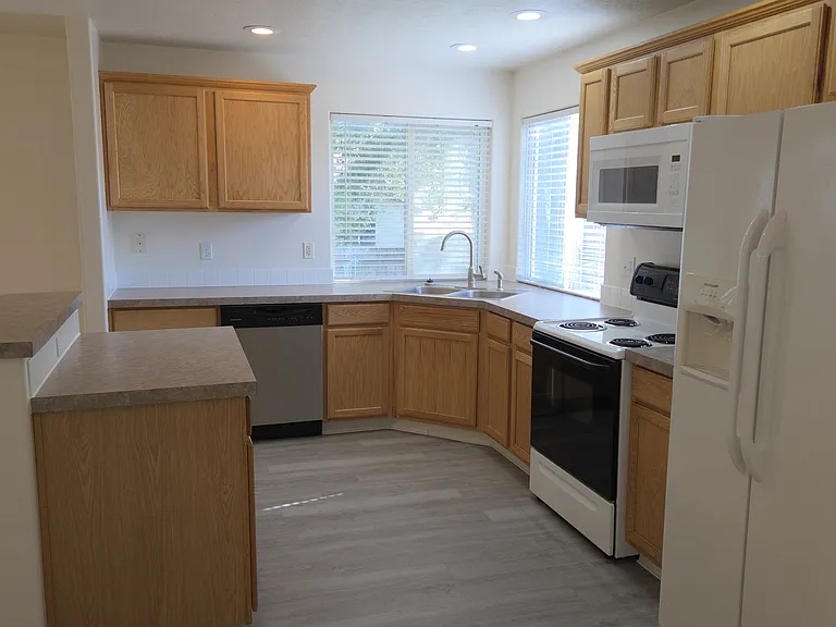 3801 E Sutton Ave — Photo 11