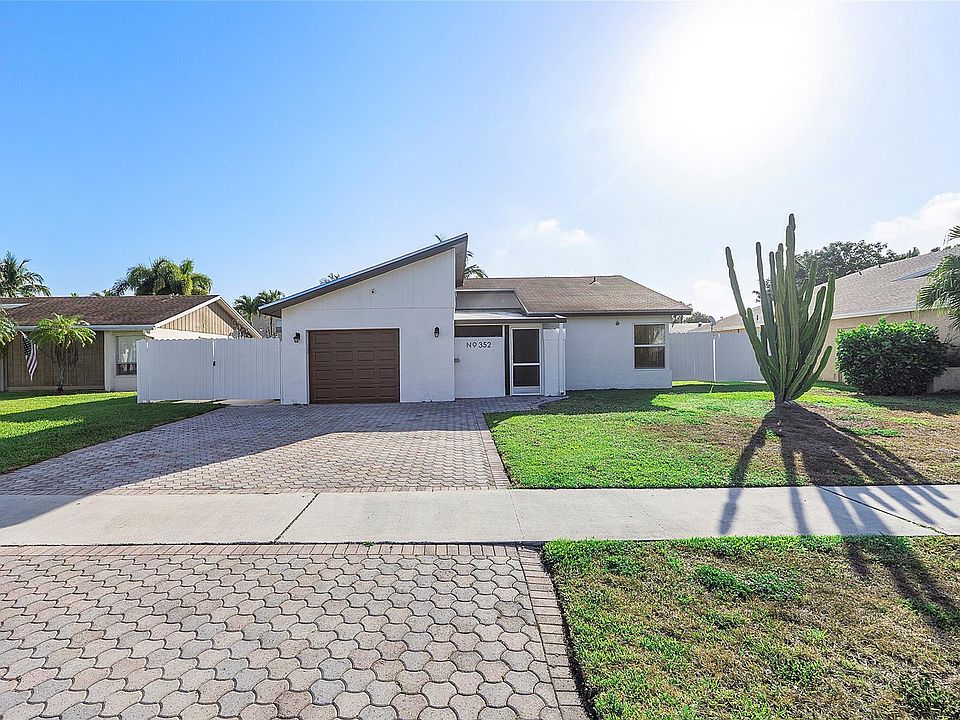 1st image of 352 NW 41st Avenue