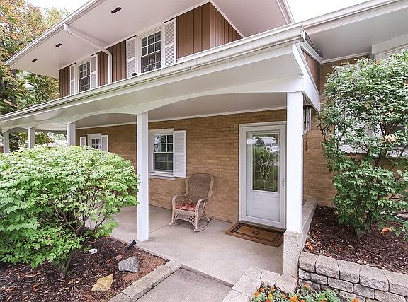 4th image of 2702 S Briarwood Dr W