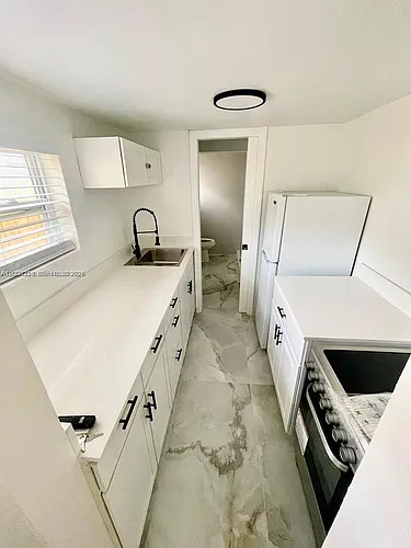 1649 NE 8th Ave #1 Photo 1