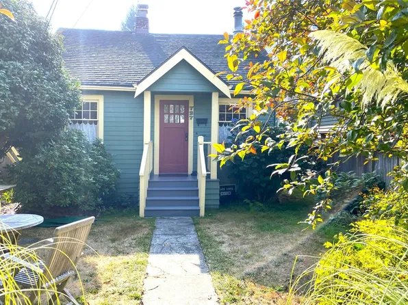 727 N 74th Street, Seattle, WA 98103