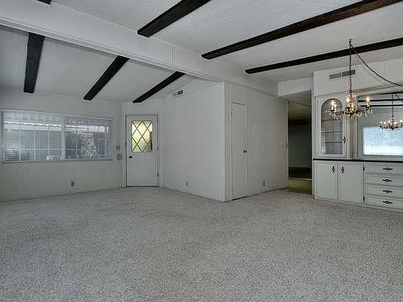 4th image of 121 Quail Hollow Dr