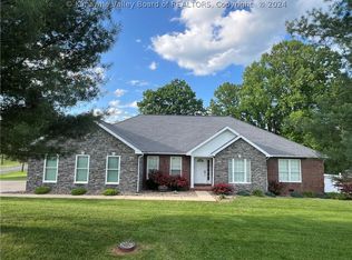 19 Goodnite Ln, Point Pleasant, WV 25550