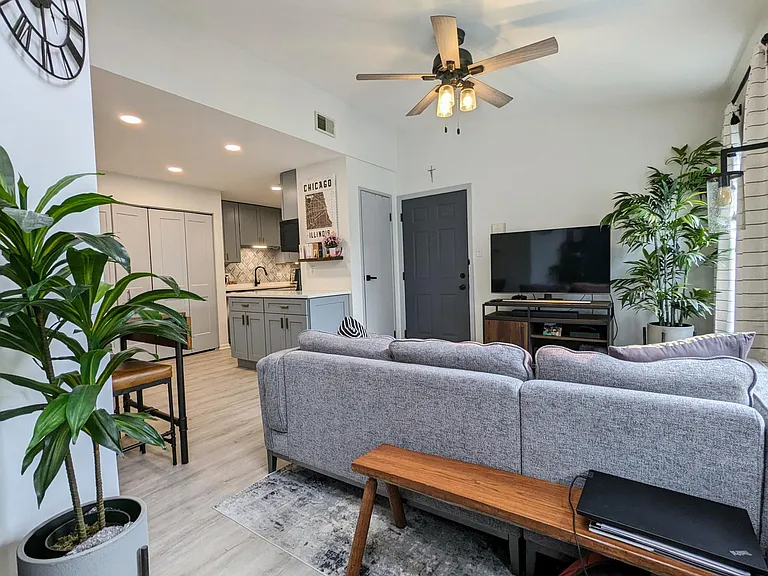 1301 Wyndham Dr — Photo 4