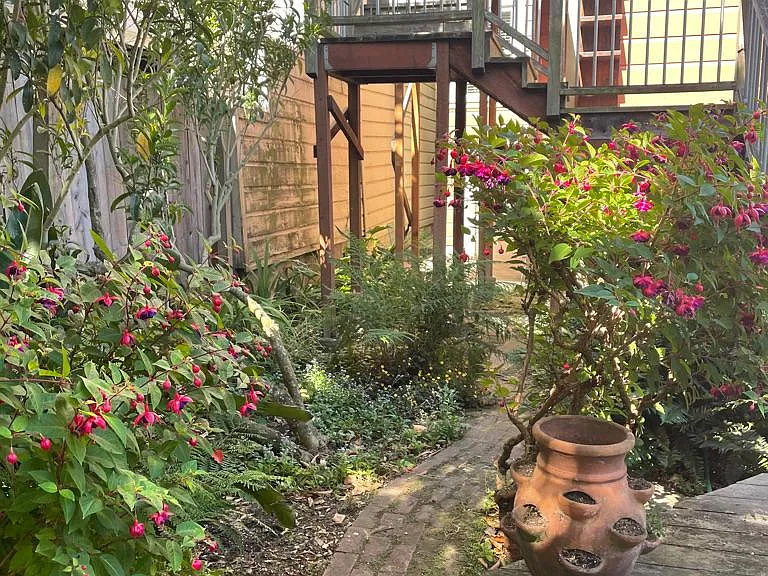 221 Fair Oaks St #A — Photo 10