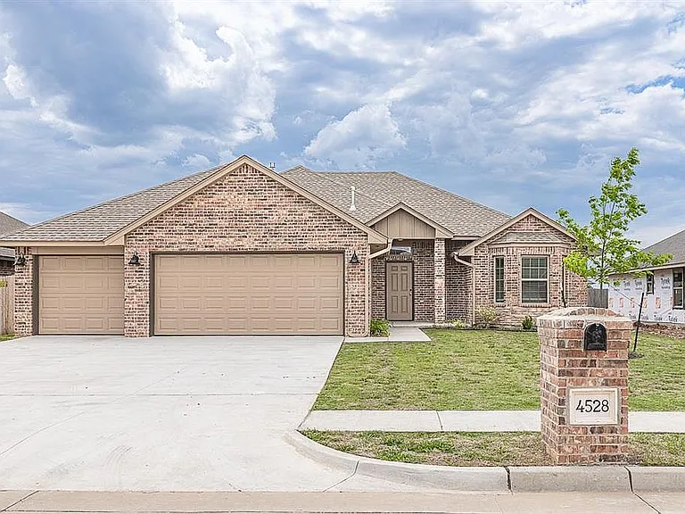 4528 Adobe Ct — Photo 1