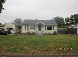 4 Ridge Rd, South Hadley, MA 01075