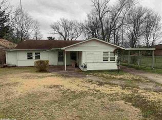 611 1/2 Walnut St, Conway, AR 72032