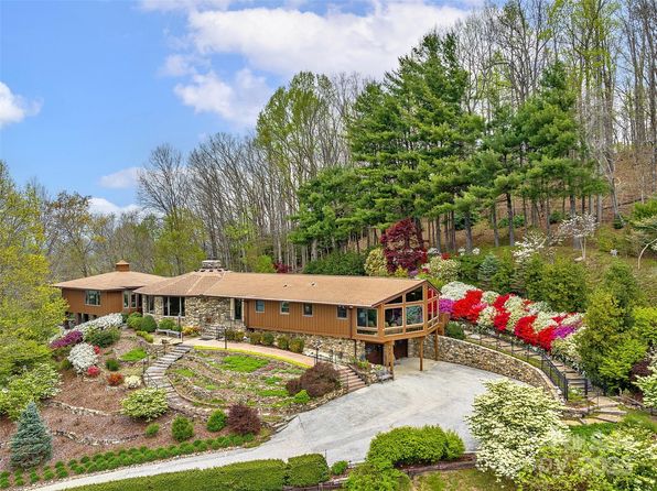 1300 Randy Dr, Hendersonville, NC 28791