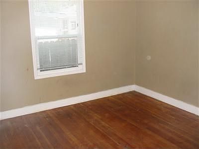 5th image of 1658 Bessie Ave