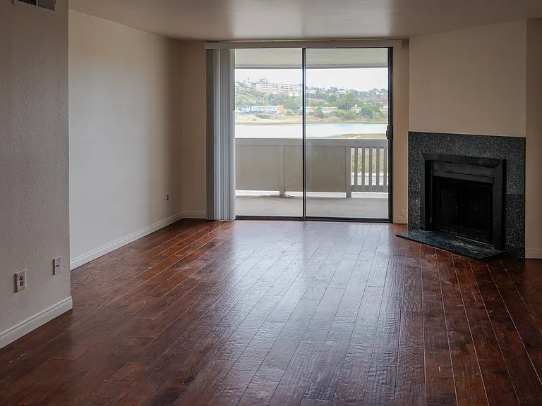 3098 Rue Dorleans #1-205 — Photo 2