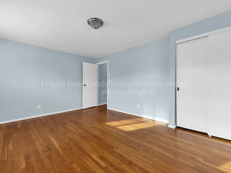 880 N Meadows Ct #J — Photo 6