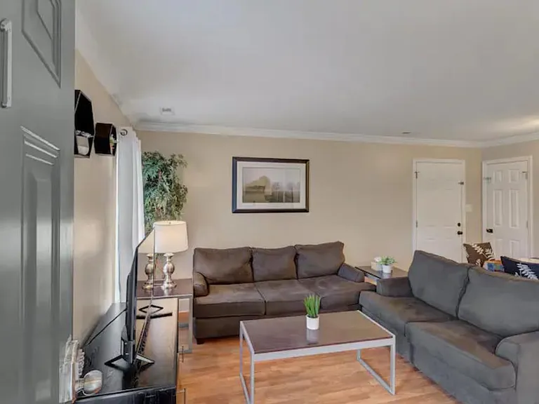 2225 Summit St #1 — Photo 15