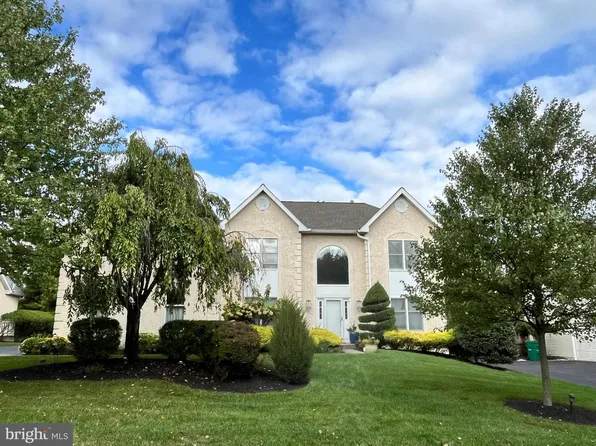 117 Spyglass Dr, Blue Bell, PA 19422