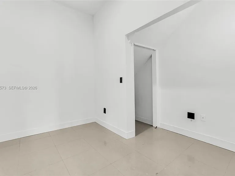 1011 SW 7th St #2 — Photo 16