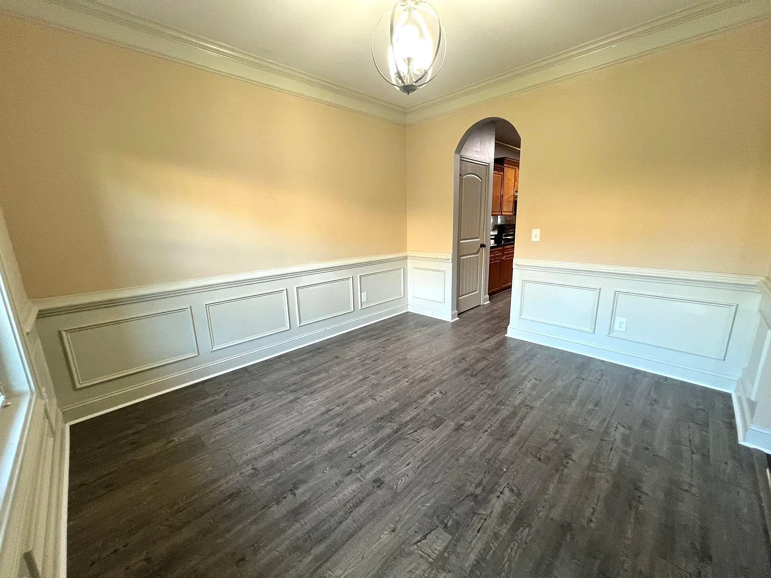 5 bed, 2800 sqft, $2,600 — Photo 3