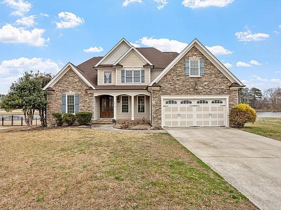 3rd image of 1013 Black River Dr