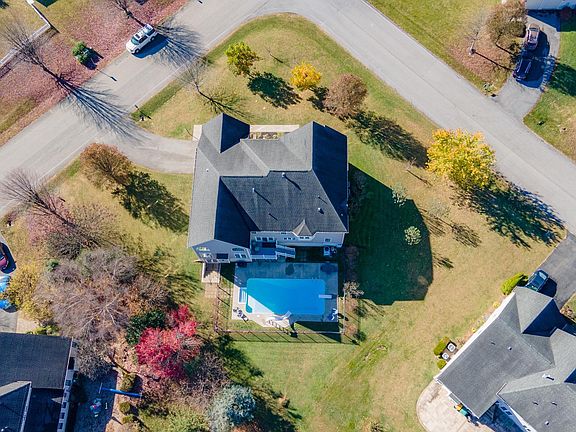 2nd image of 19242 Sharon Dr
