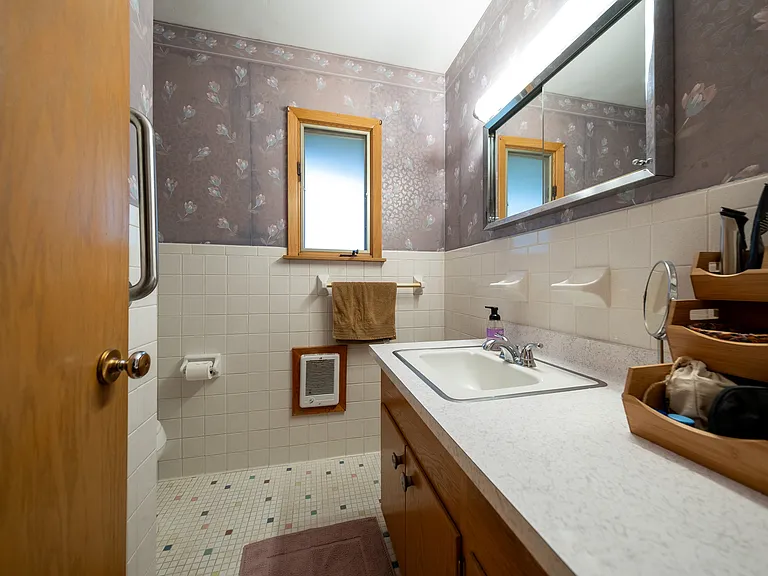 Master Bedroom Bathroom