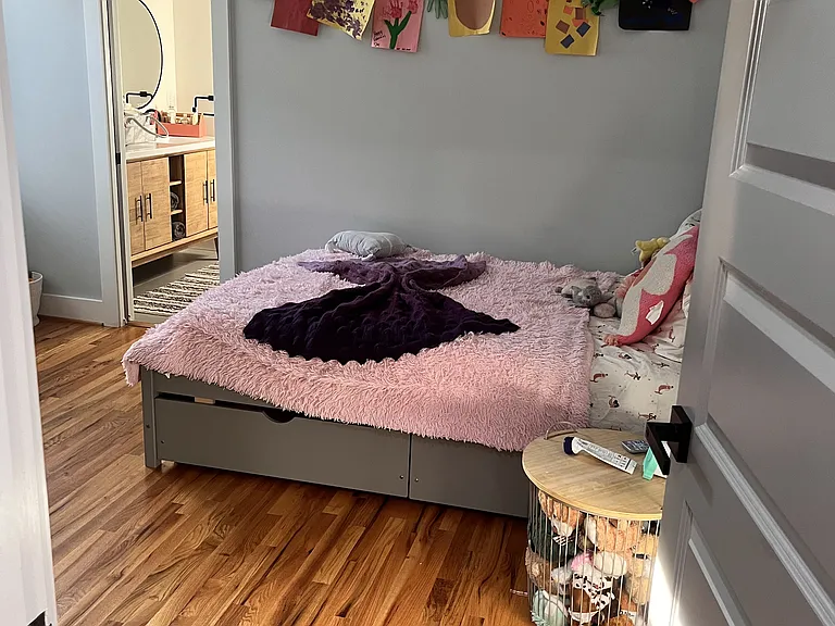 Upstairs bedroom.