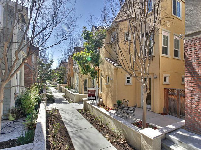1st image of 4403 Laird Cir