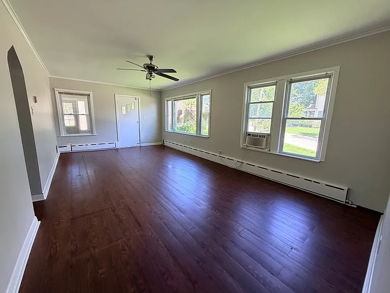 11105 Denny Ave — Photo 5