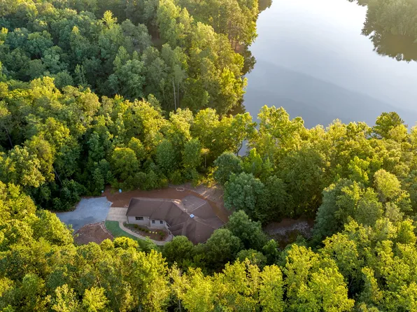 3351 Wahrani Ln, Lanexa, VA 23089