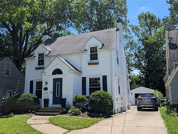 3rd image of 16725 Bradgate Ave