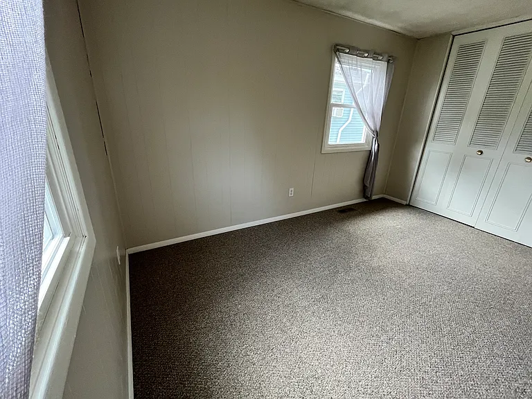 712 N Maple St — Photo 10