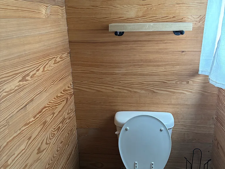 boat house bathroom