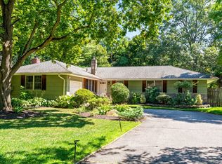 6 Rancher Pl, Huntington, NY 11743