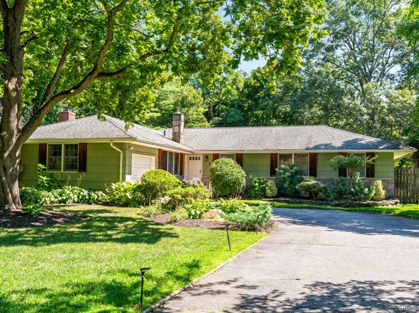 6 Rancher Place, Huntington, NY 11743