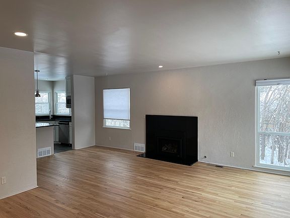 5th image of 1854 Arroya St