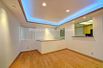 5th image of 16030 Moorpark St APT 4