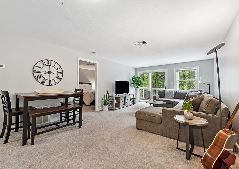 1st image of 20 Rose Ct